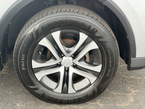 Used 2016 Toyota RAV4 LE FWD image 11