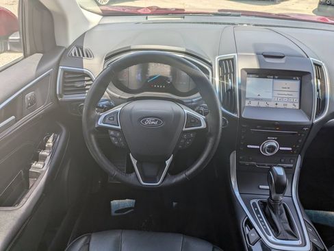 Used 2018 Ford Edge Titanium w/ Equipment Group 302A AWD/4WD image 19