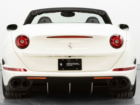 Certified 2016 Ferrari California T image 6