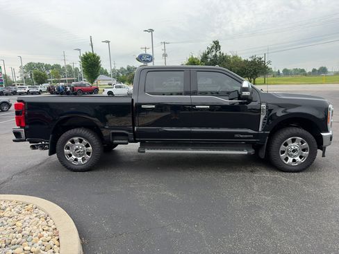 Used 2023 Ford F250 Lariat w/ Chrome Package AWD/4WD image 5