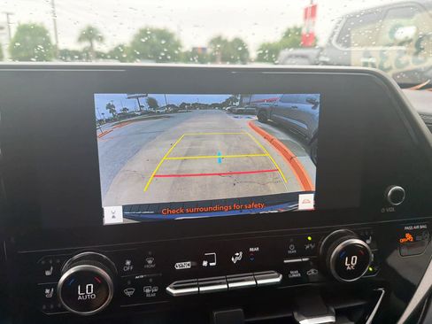 Used 2024 Toyota Highlander Limited AWD/4WD image 26