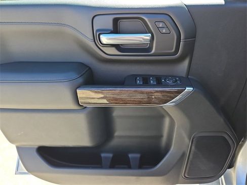 Used 2020 GMC Sierra 2500 SLE w/ SLE Value Package; image 13