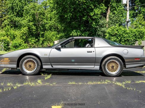 Used 1989 Pontiac Firebird Trans Am RWD image 3