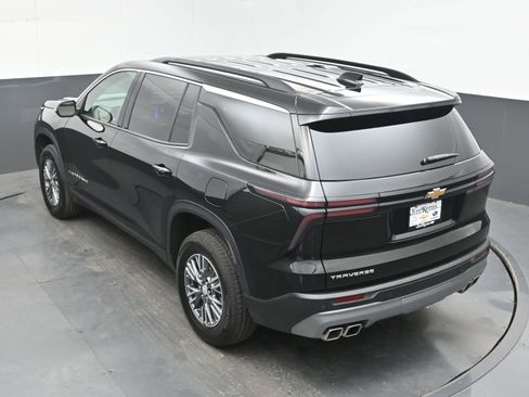 Used 2025 Chevrolet Traverse LT FWD image 36