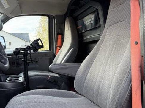 Used 2017 Chevrolet Express 2500 image 13