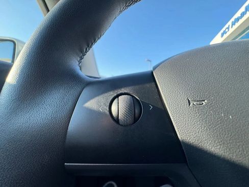 Used 2023 Tesla Model Y Performance AWD/4WD image 29