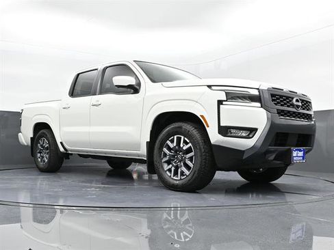 Used 2025 Nissan Frontier SL image 25