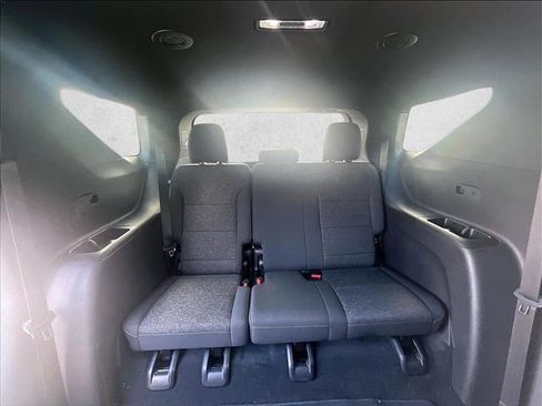 Used 2024 Chevrolet Traverse LT FWD image 30