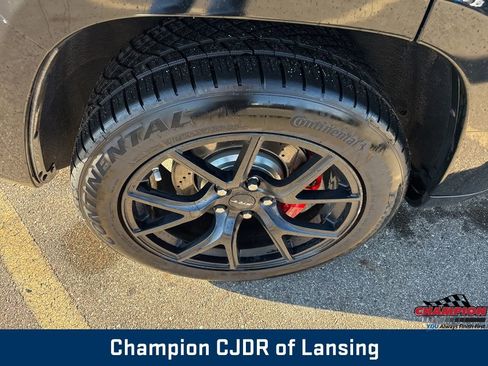 Used 2018 Jeep Grand Cherokee SRT image 10