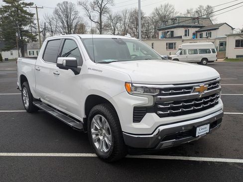 Used 2023 Chevrolet Silverado 1500 LTZ AWD/4WD image 3
