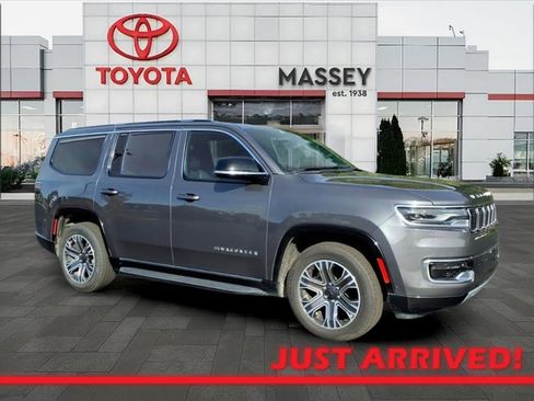 Used 2024 Jeep Wagoneer Series II w/ Flexible Seating Group image 1