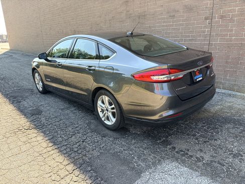 Used 2018 Ford Fusion SE FWD image 3