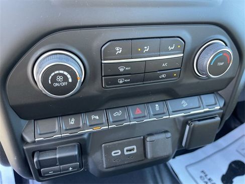 Used 2024 Chevrolet Silverado 2500 Custom w/ Custom Value Package image 18