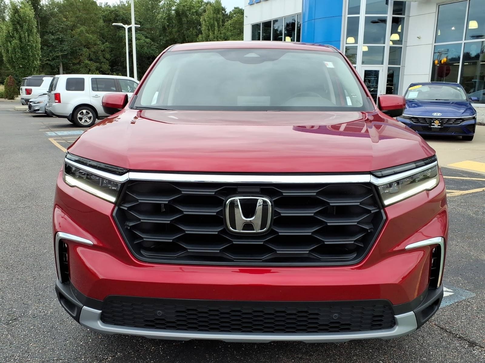 Certified 2025 Honda Pilot EX-L image 2