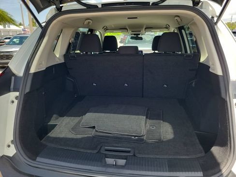 Used 2023 Nissan Rogue S AWD/4WD image 6