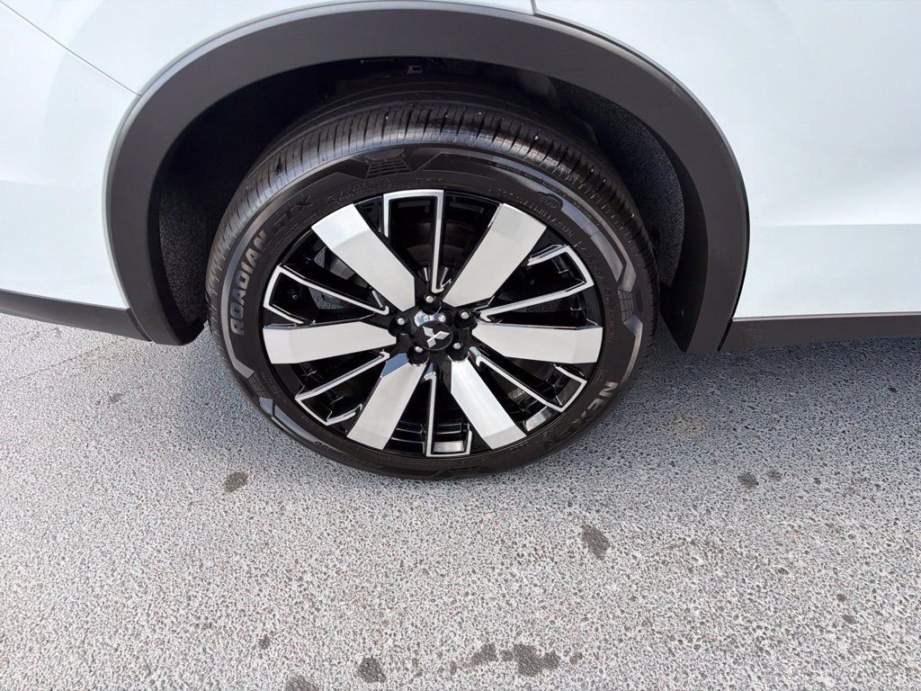 Used 2025 Mitsubishi Outlander SE AWD/4WD image 16