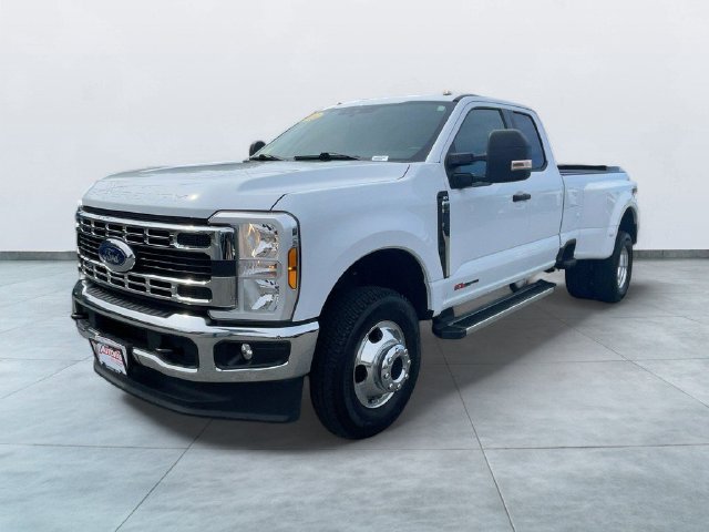 Certified 2024 Ford F350 XLT w/ FX4 Off-Road Package AWD/4WD image 3
