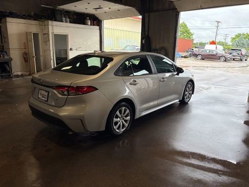 Used 2024 Toyota Corolla LE FWD image 7
