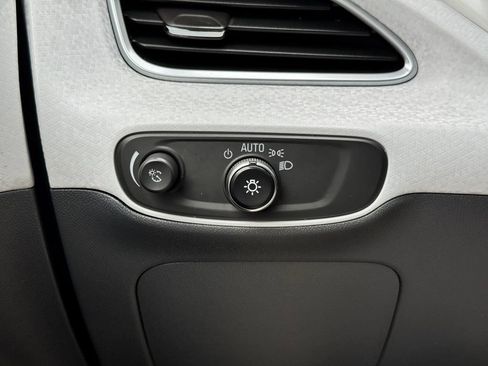 Used 2018 Chevrolet Bolt Premier w/ Driver Confidence II Package FWD image 30