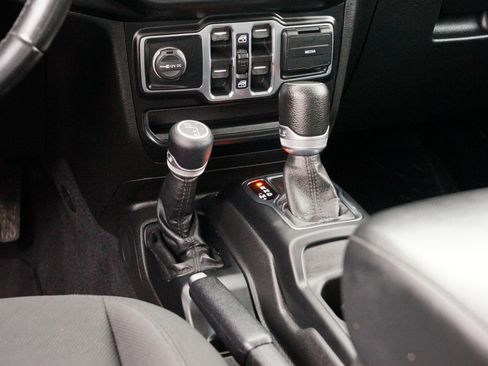 Used 2022 Jeep Gladiator Sport AWD/4WD image 26