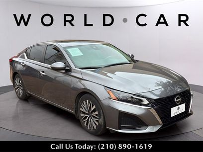 Used 2023 Nissan Altima 2.5 SV w/ SV Premium Package