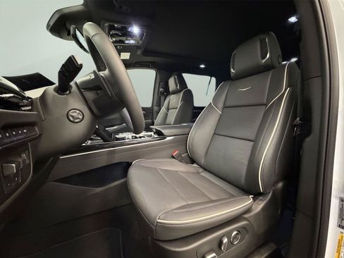 Used 2026 Cadillac Escalade ESV Sport AWD/4WD image 36