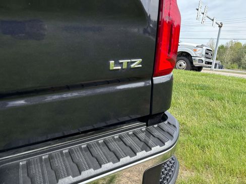 Used 2022 Chevrolet Silverado 1500 LTZ AWD/4WD image 5