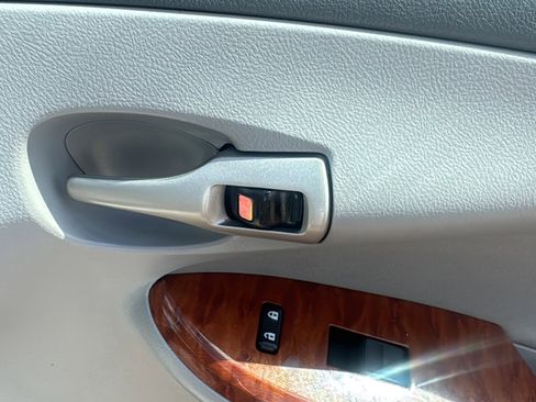 Used 2009 Toyota Corolla FWD image 13