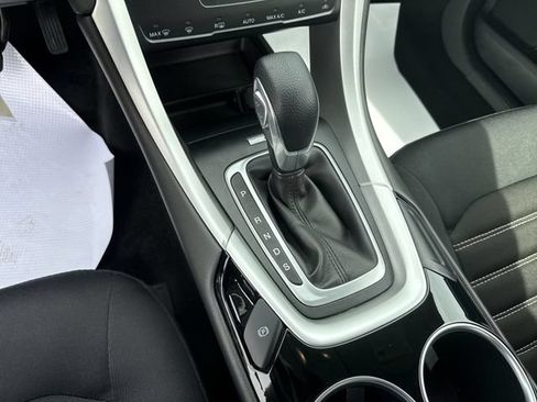 Used 2013 Ford Fusion SE FWD image 22
