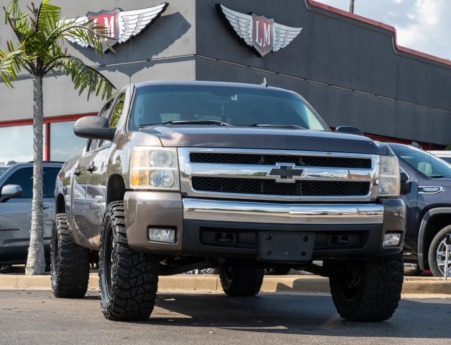 Used 2007 Chevrolet Silverado 1500 LT w/ 1LT Convenience Package AWD/4WD image 43