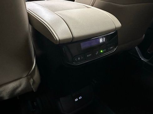 Used 2025 Toyota Highlander XLE image 53
