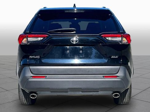 Used 2025 Toyota RAV4 XLE FWD image 5