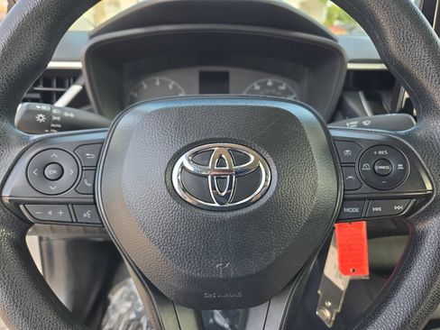 Used 2025 Toyota Corolla LE FWD image 21
