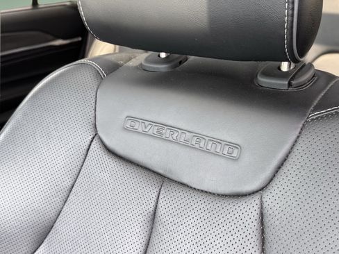 Used 2022 Jeep Grand Cherokee L Overland w/ Luxury Tech Group IV image 9