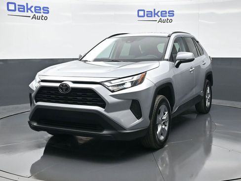 Used 2025 Toyota RAV4 XLE image 4