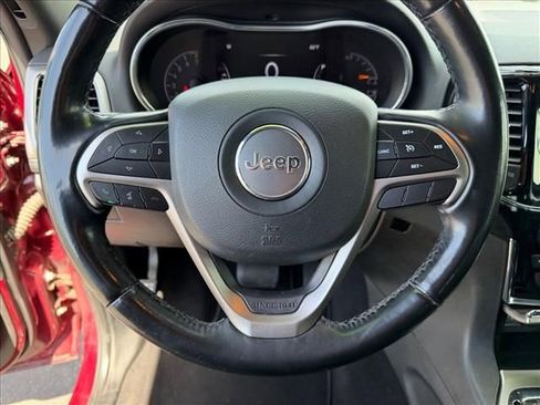 Used 2020 Jeep Grand Cherokee Altitude AWD/4WD image 17