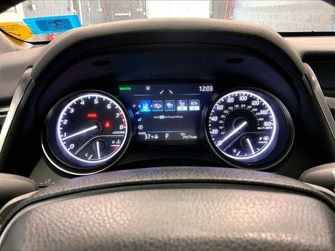 Used 2023 Toyota Camry SE w/ Cold Weather Package image 13