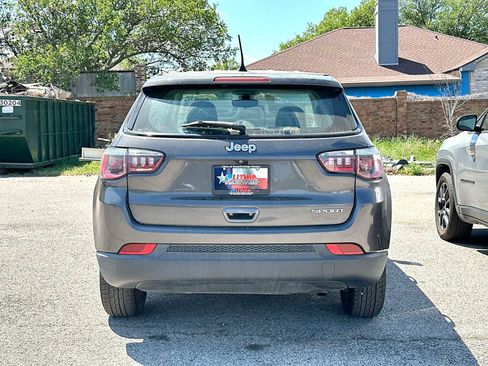 Used 2019 Jeep Compass Sport image 5