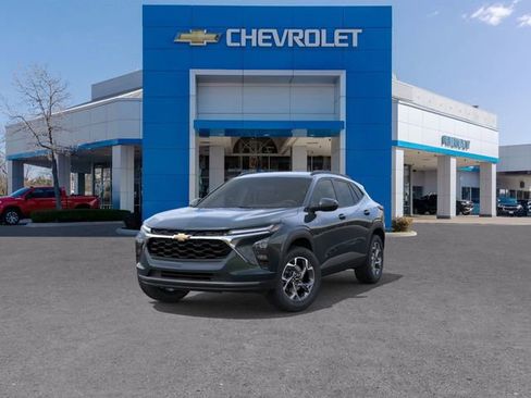 New 2026 Chevrolet Trax LT image 8