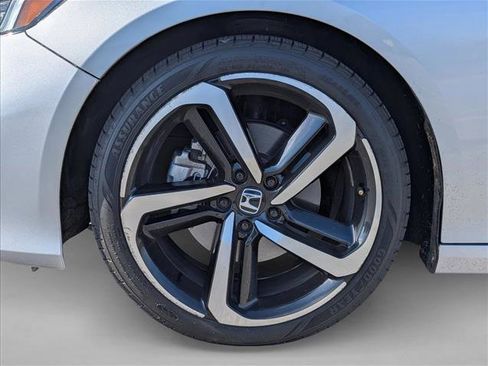 Used 2018 Honda Accord Sport image 9