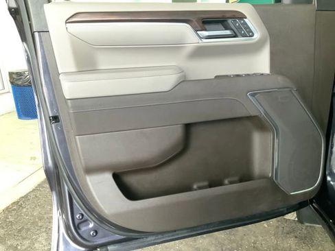 Certified 2025 GMC Sierra 1500 SLT image 13