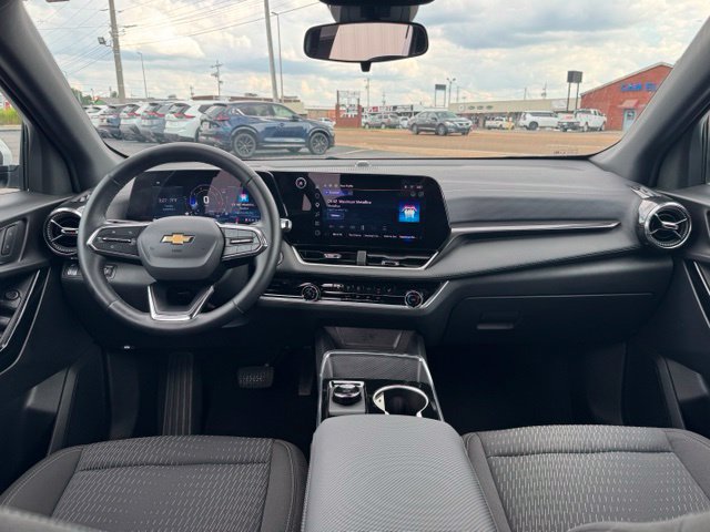 Used 2026 Chevrolet Equinox LT AWD/4WD image 7