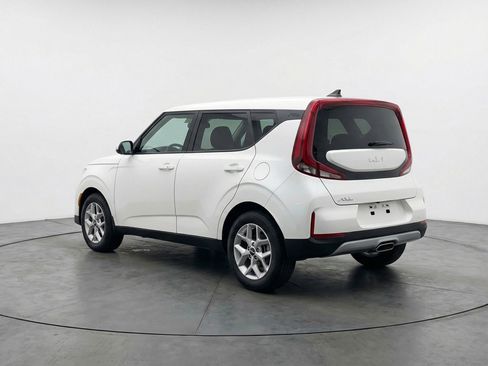 Used 2025 Kia Soul LX w/ LX Technology Package image 6