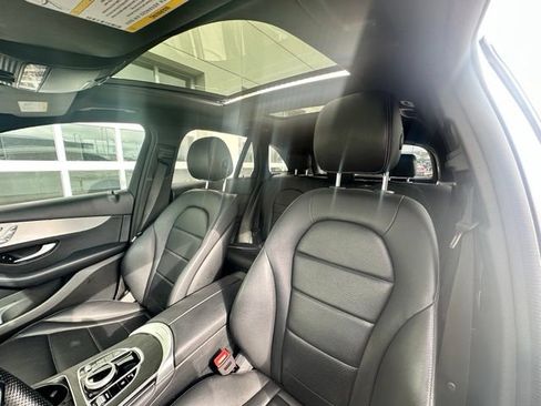 Used 2019 Mercedes-Benz GLC 350e 4MATIC image 11