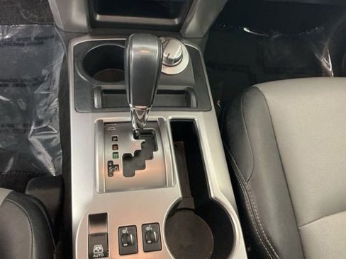 Used 2018 Toyota 4Runner SR5 Premium image 19