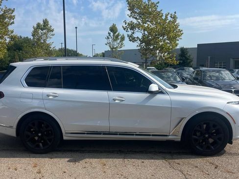Used 2024 BMW X7 xDrive40i w/ Premium Package AWD/4WD image 3