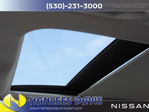 Used 2023 Nissan Rogue SL image 16