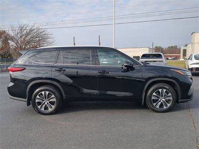 Used 2022 Toyota Highlander XLE