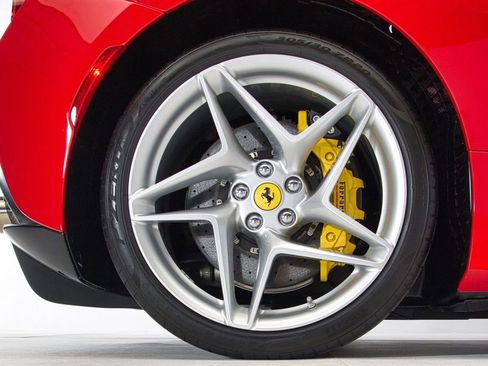 Used 2021 Ferrari F8 Tributo image 8