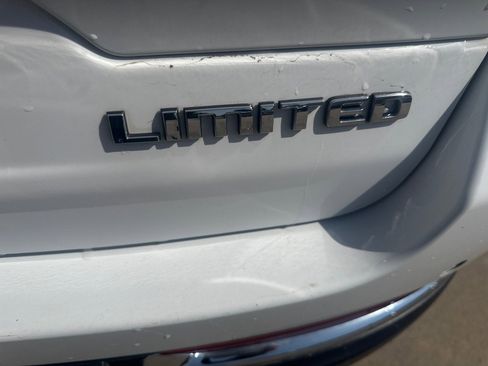 Used 2023 Jeep Grand Cherokee Limited image 12